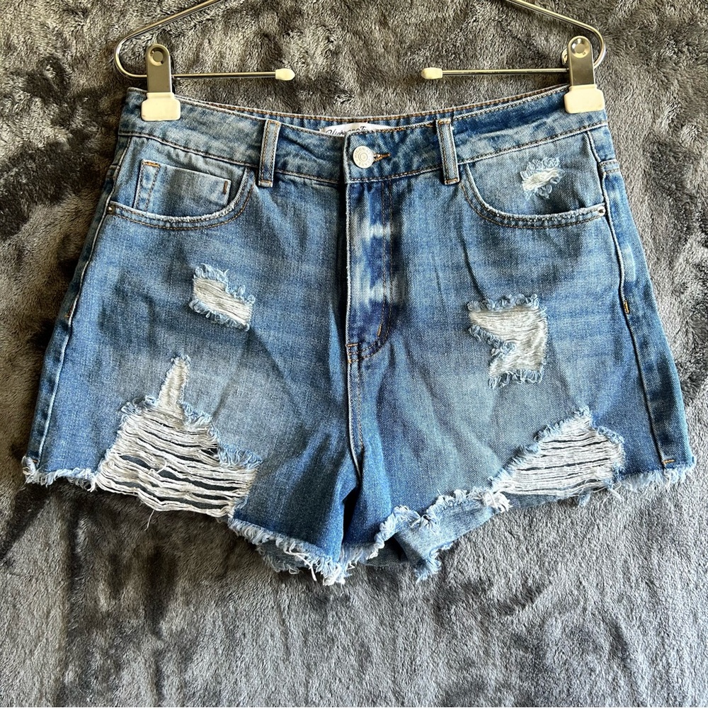 Highway‎ Jeans High Rise Jean Shorts Juniors Sz 11 Distressed Denim Raw Hem NWT